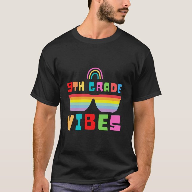 Camiseta 9.º Grado Vibes De Vuelta Al Profesor Y Estudiante (Anverso)
