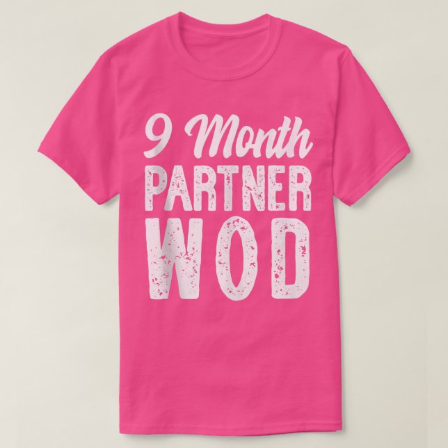 Camiseta 9 Meses de pronóstico de WOD de pareja que se qued (Diseño del anverso)