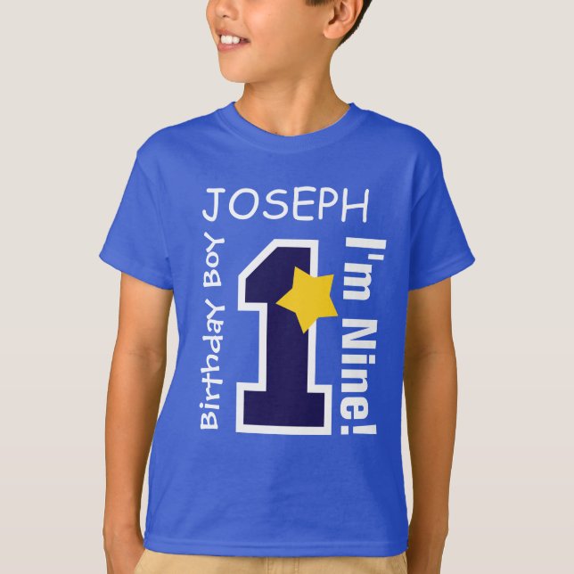 Camiseta 9no AZUL del muchacho del cumpleaños un nombre de (Anverso)