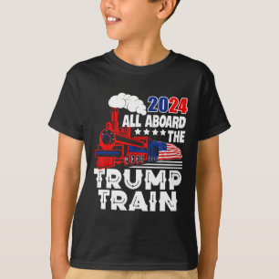 Camiseta A bordo del tren Trump 2024 Bandera estadounidense