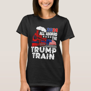Camiseta A bordo del tren Trump 2024 Bandera estadounidense
