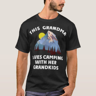 Camiseta A esta abuela le encanta acampar con sus nietos y 