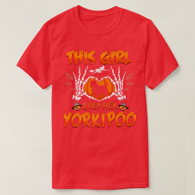 Camiseta A esta Chica le encanta su perro yorkipoo Hallowee (Diseño del anverso)