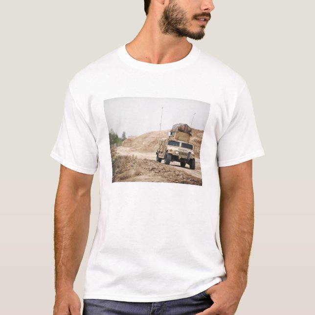 Camiseta A Humvee conduce la seguridad (Anverso)