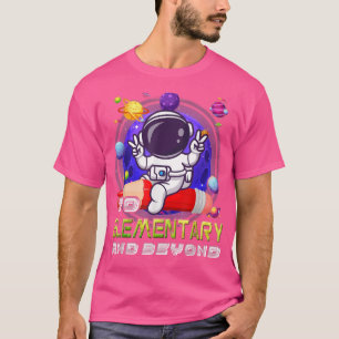 Camiseta A la escuela primaria y más allá del astronauta 