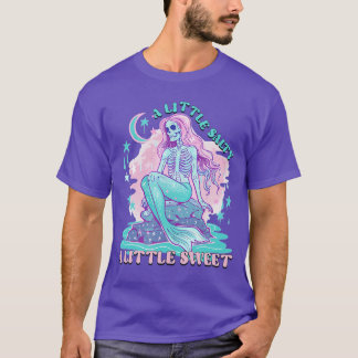 Camiseta A Little Salty A Little Sweet Mermaid Skeleton Sum