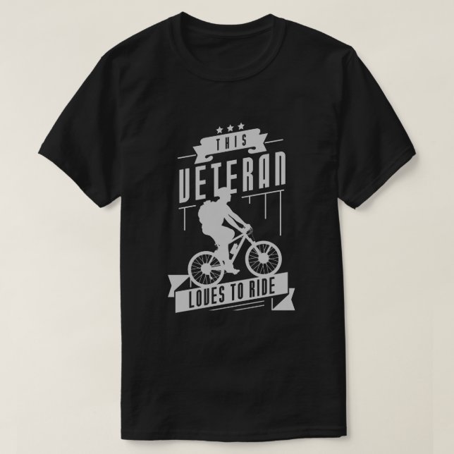Camiseta A los veteranos les encanta viajar en bicicleta (Diseño del anverso)