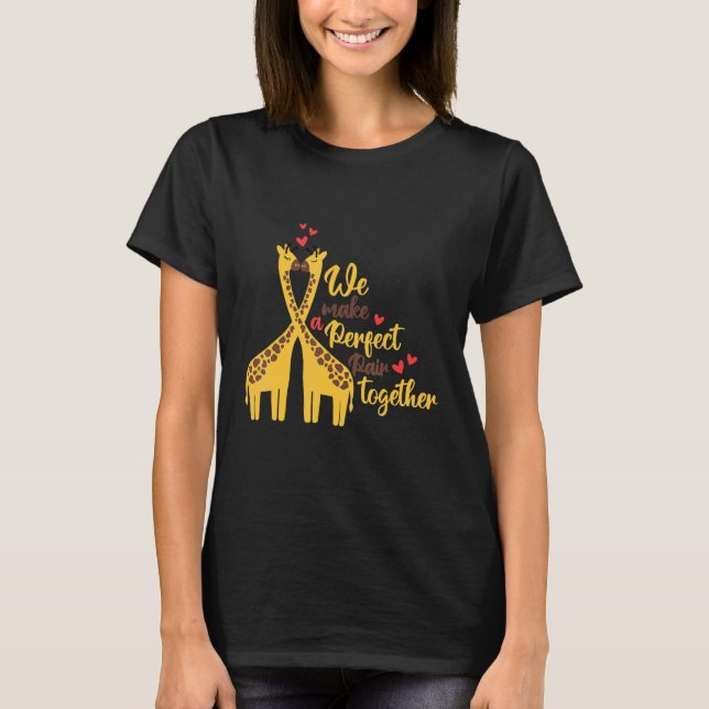 Camiseta A perfect pair and cute giraffe animal   nature (Anverso)
