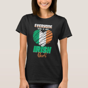 Camiseta A todos les gusta una chica irlandesa bonita Mujer