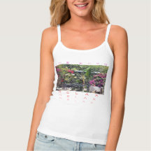 A través de una puerta de jardín...