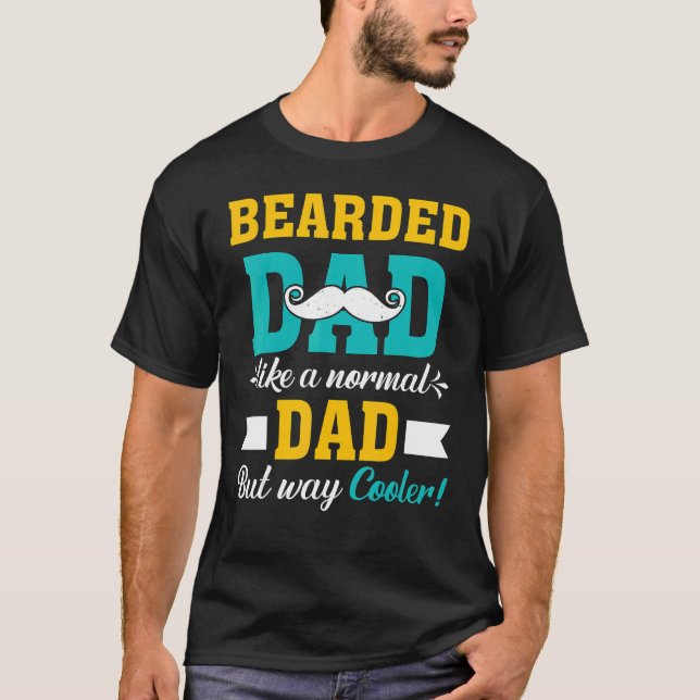 Camiseta A Un Papá Con Cabeza Le Gusta Un Padre Normal Pero (Anverso)