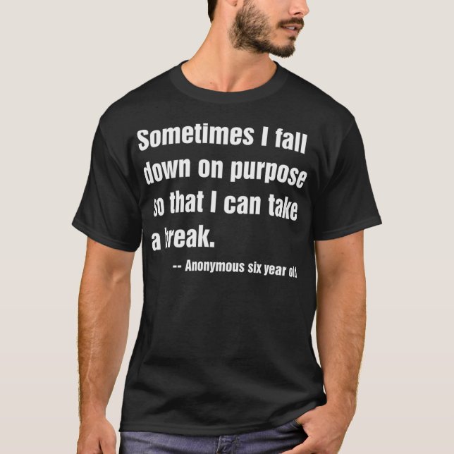 Camiseta A Veces Me Cao A Propósito Para Poder Tomar Una B (Anverso)