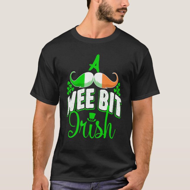Camiseta A Wee Bit Irish Shamrock Flag Snarky St Patricks D (Anverso)