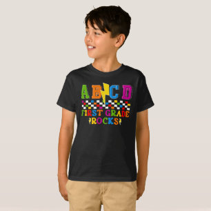 Camiseta abcd rock de primer grado de vuelta a la escuela