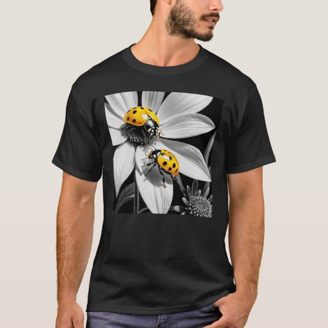 Camiseta Abeja Amarillo De Ladybugs Sobre Flor Blanca Negra (Anverso)