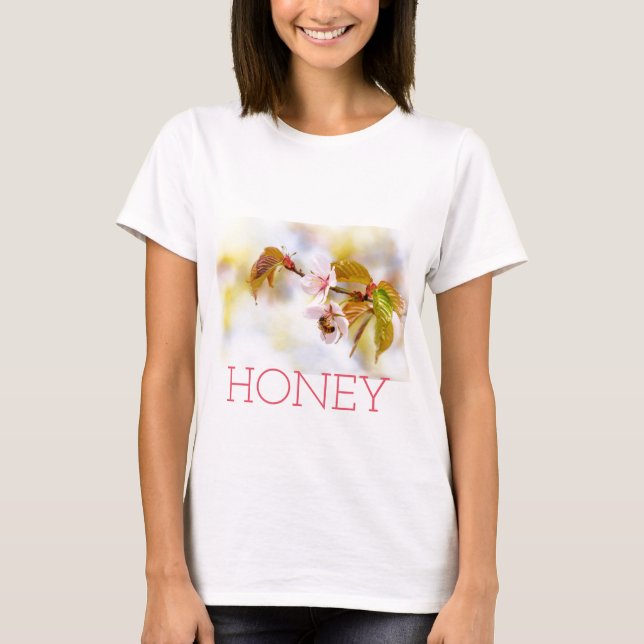 Camiseta Abeja En Una Flor De Cerezo (Anverso)