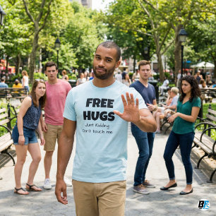 Camiseta Abrazos Gratis Divertidos Solo Bromeando Introvert