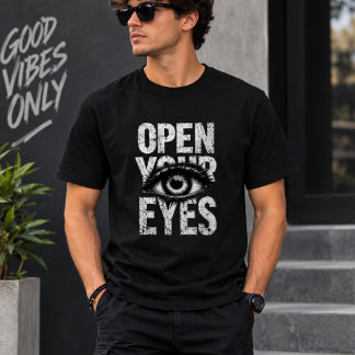 Camiseta Abre Tus Ojos Tipografía Ojo Gótico