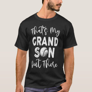 Camiseta abuela de béisbol que es mi nieto ahí fuera
