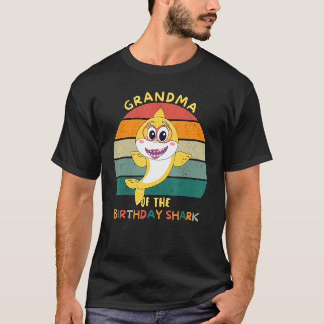 Camiseta Abuela de la abuela de cumpleaños de los tiburones (Anverso)