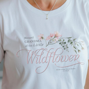 Camiseta Abuela de la pequeña niña de flores silvestres