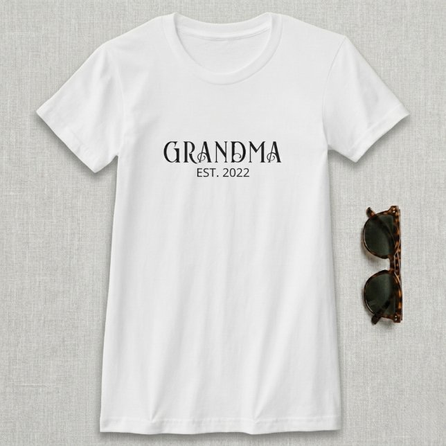 Camiseta Abuela Establecida Escritura Negra (Subido por el creador)
