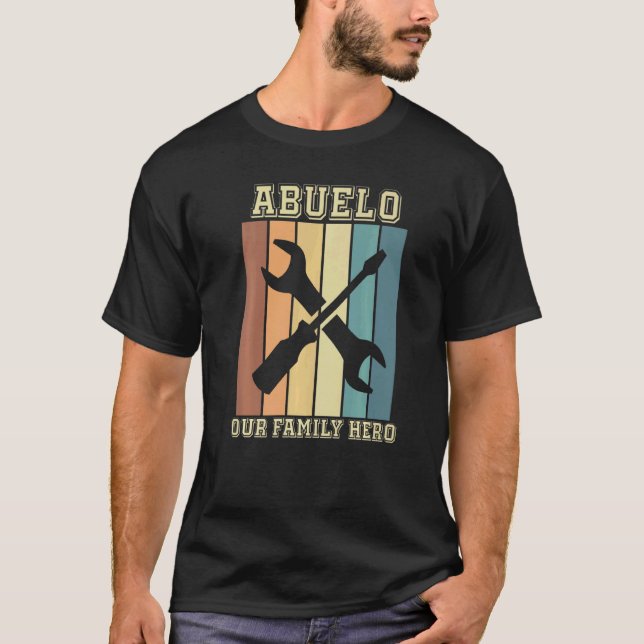 Camiseta Abuelo: Herramientas de arcoiris de nuestro héroe  (Anverso)