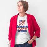 Camiseta Abuelos contra Trump<br><div class="desc">Las abuelas contra Donald Trump se unen con esta camiseta de la abuela anti Trump que muestra la bandera estadounidense en rojo,  blanco y azul para las elecciones de 2024.</div>