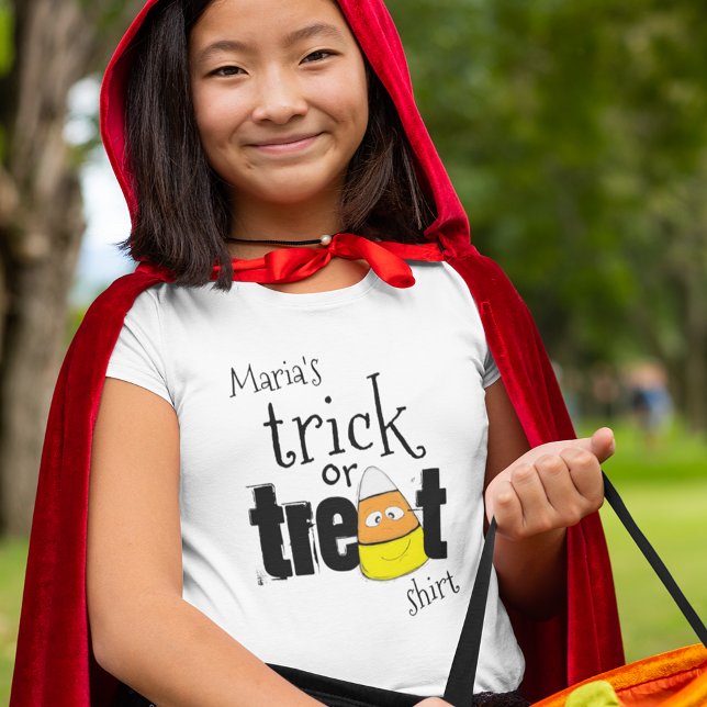 Camiseta Aburrido truco de Halloween o Chicas del trato (Cute Whimsy Halloween Tick or Treat Kids T-Shirt)