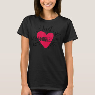 Camiseta Acabo de casar con Arrow Heart a recién casados co