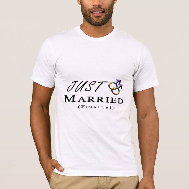 Camiseta Acabo de casar (finalmente) Orgullo gay con símbol (Anverso)