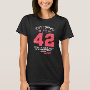 Camiseta Acabo de cumplir 42 años bebiendo vino 42 cumpleañ