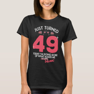 Camiseta Acabo de cumplir 49 años bebiendo vino 49 cumpleañ
