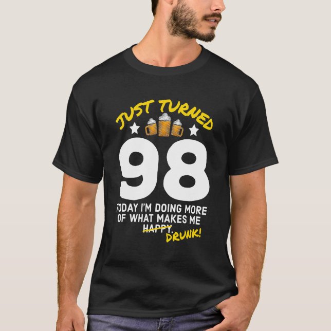 Camiseta Acabo de cumplir 98 años bebiendo cerveza 98º cump (Anverso)