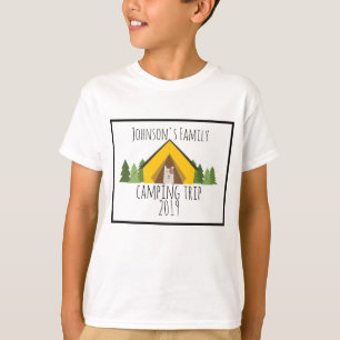 Camiseta acampada de la familia