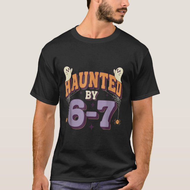 Camiseta Acosado Por 67 Graciosos Halloween (Anverso)