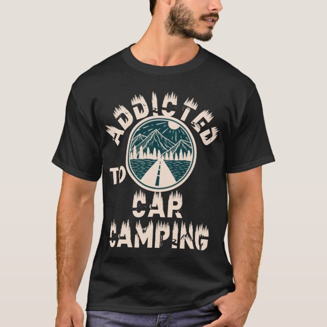 Camiseta Adicto al camping en coche retro (Anverso)