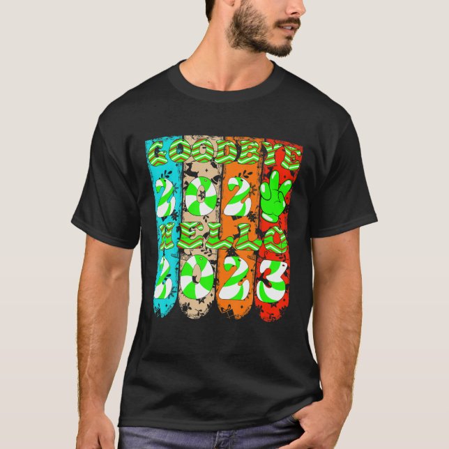 Camiseta Adiós 2022 Hola 2023 Navidades de Retro Groovy nue (Anverso)