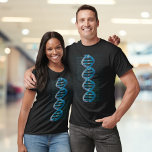 Camiseta ADN ID Blue Medical Science<br><div class="desc">Un diseño fresco,  moderno y divertido inspirado en la ciencia médica. ¡El regalo perfecto para todos los médicos,  enfermeras,  científicos,  profesores de ciencias,  técnicos de laboratorio,  estudiantes de ciencias,  en resumen,  cualquier experto en ciencia en tu vida (y eso te incluye)! Diseñado por Science Geekness© en http://www.zazzle.com/sciencegeekness*</div>