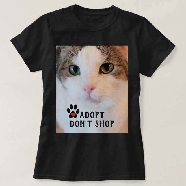 Camiseta Adopción de gato / foto de gato blanco en negro (Diseño del anverso)