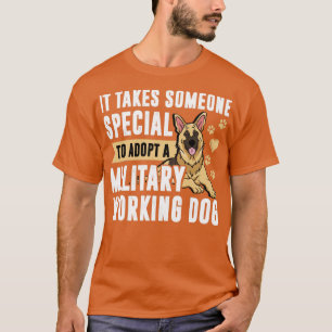 Camiseta Adopción de perro de trabajo militar de pastor ale