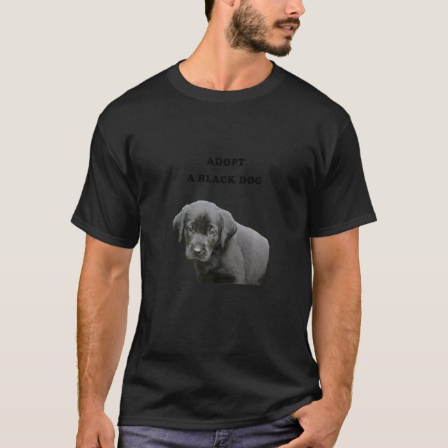 Camiseta Adoptar un perro negro (Anverso)