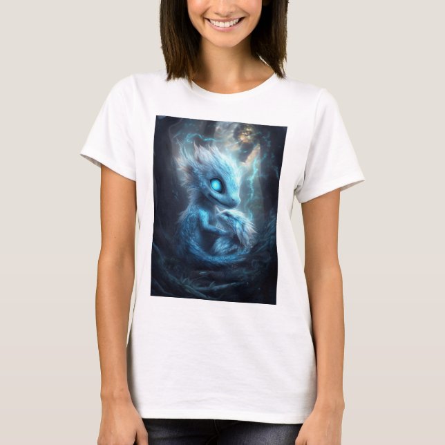 Camiseta Adorable Bébé Dragon dans une Forêt Enchantée (Anverso)