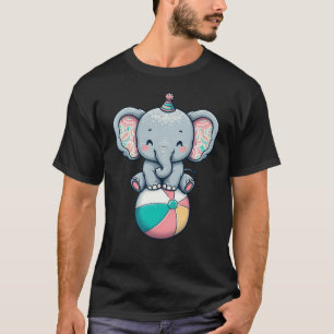 Camiseta Adorable elefante de circo en una bola de playa