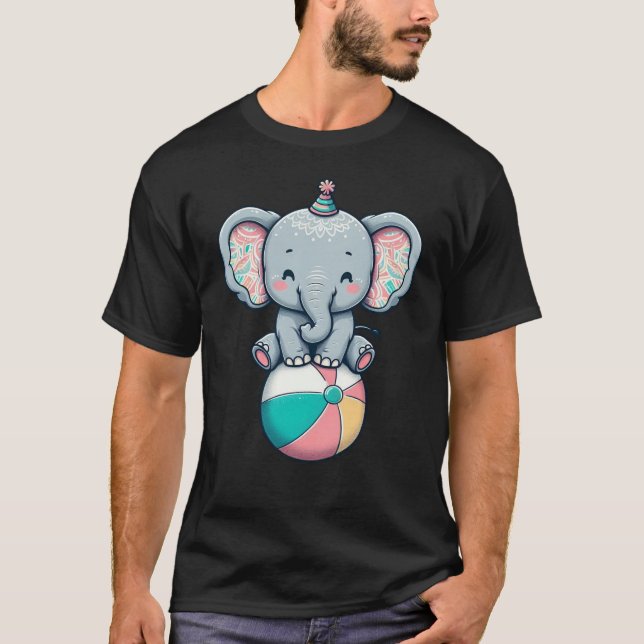 Camiseta Adorable elefante de circo en una bola de playa (Anverso)