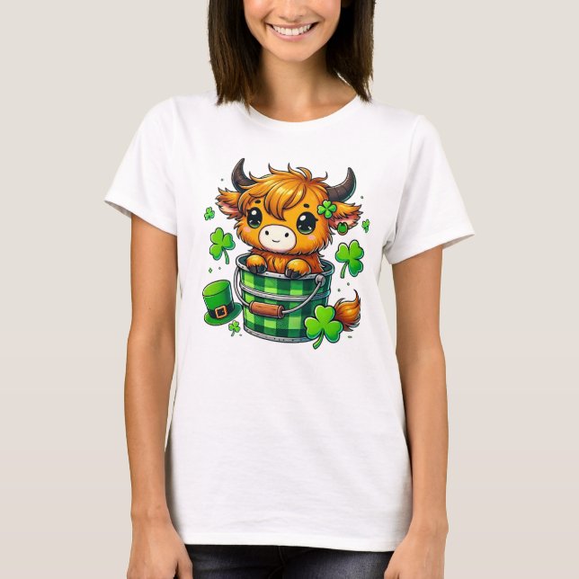 Camiseta Adorable vaca Highland en cubo de Shamrock (Anverso)
