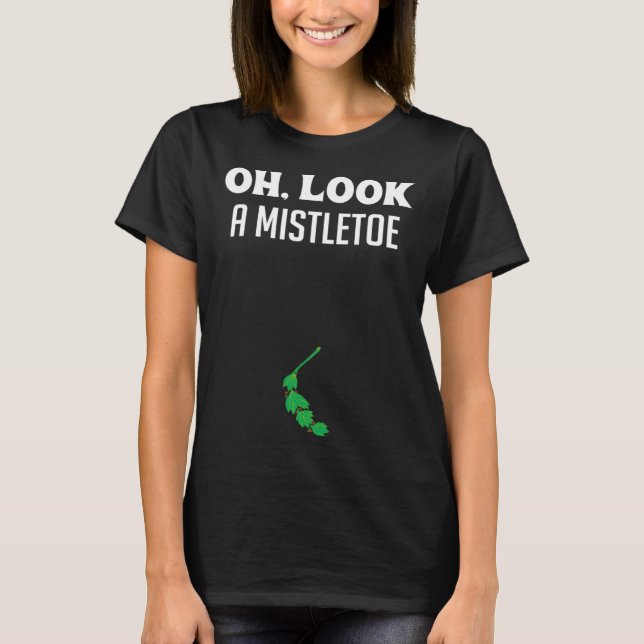 Camiseta Adult Humor Christmas Mistletoe Dirty Santa Under  (Anverso)