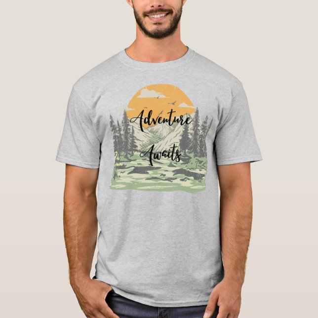 Camiseta Adventure Awaits (Anverso)