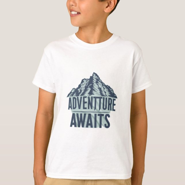 Camiseta Adventure Awaits (Anverso)