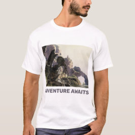 Camiseta Adventure Awaits. Fantasy landscape